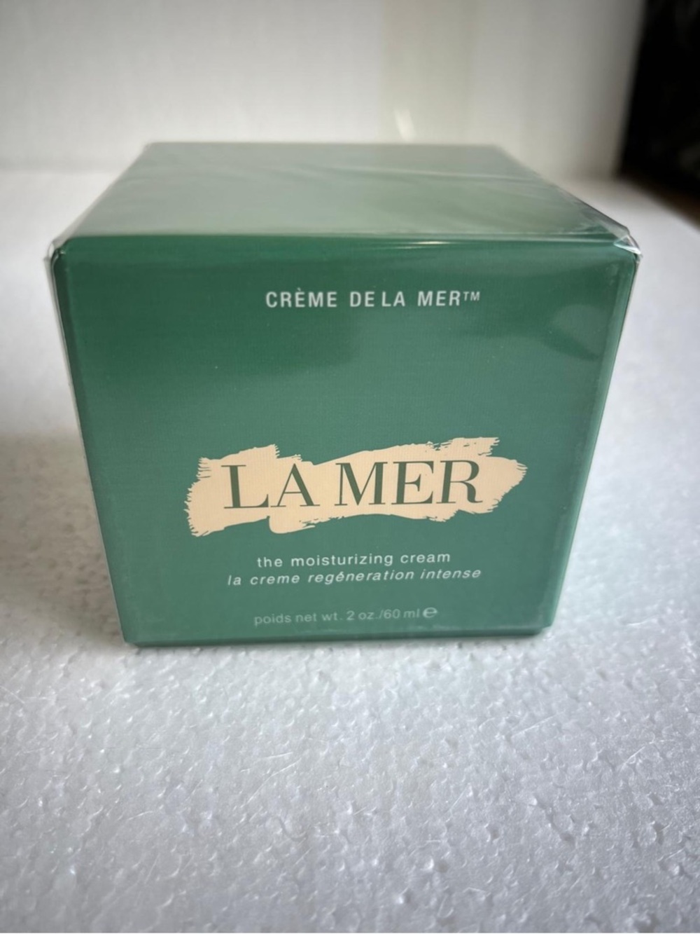 La Mer Moisturizing Cream - Green and Cream Box